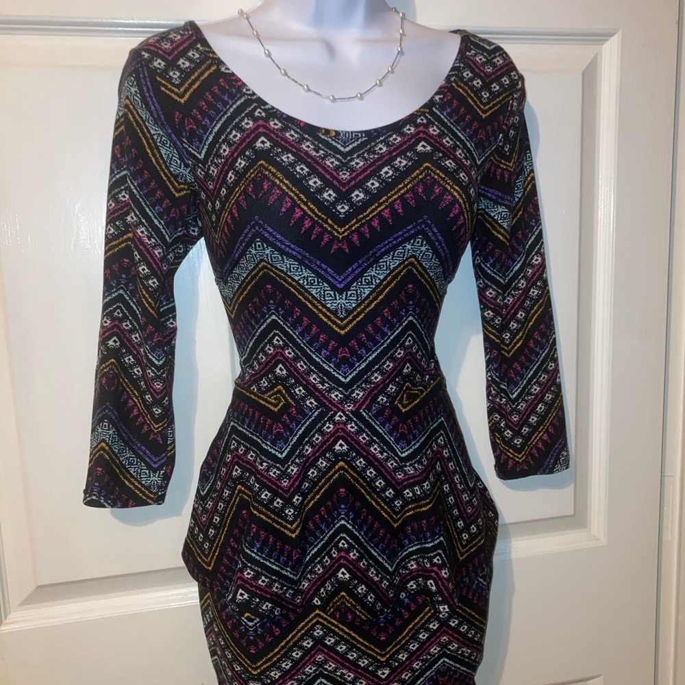 Hot Kiss Peplum Dress, Size Medium. - Picture 9 of 15